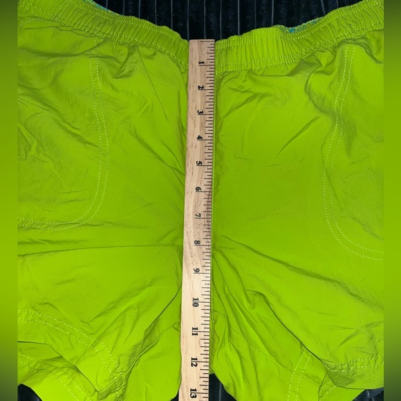 EUC Columbia Sandy River shorts, women’s size large L lime green - Picture 6 of 7